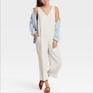 Universal Threads Sleeveless Cropped Jumpsuit